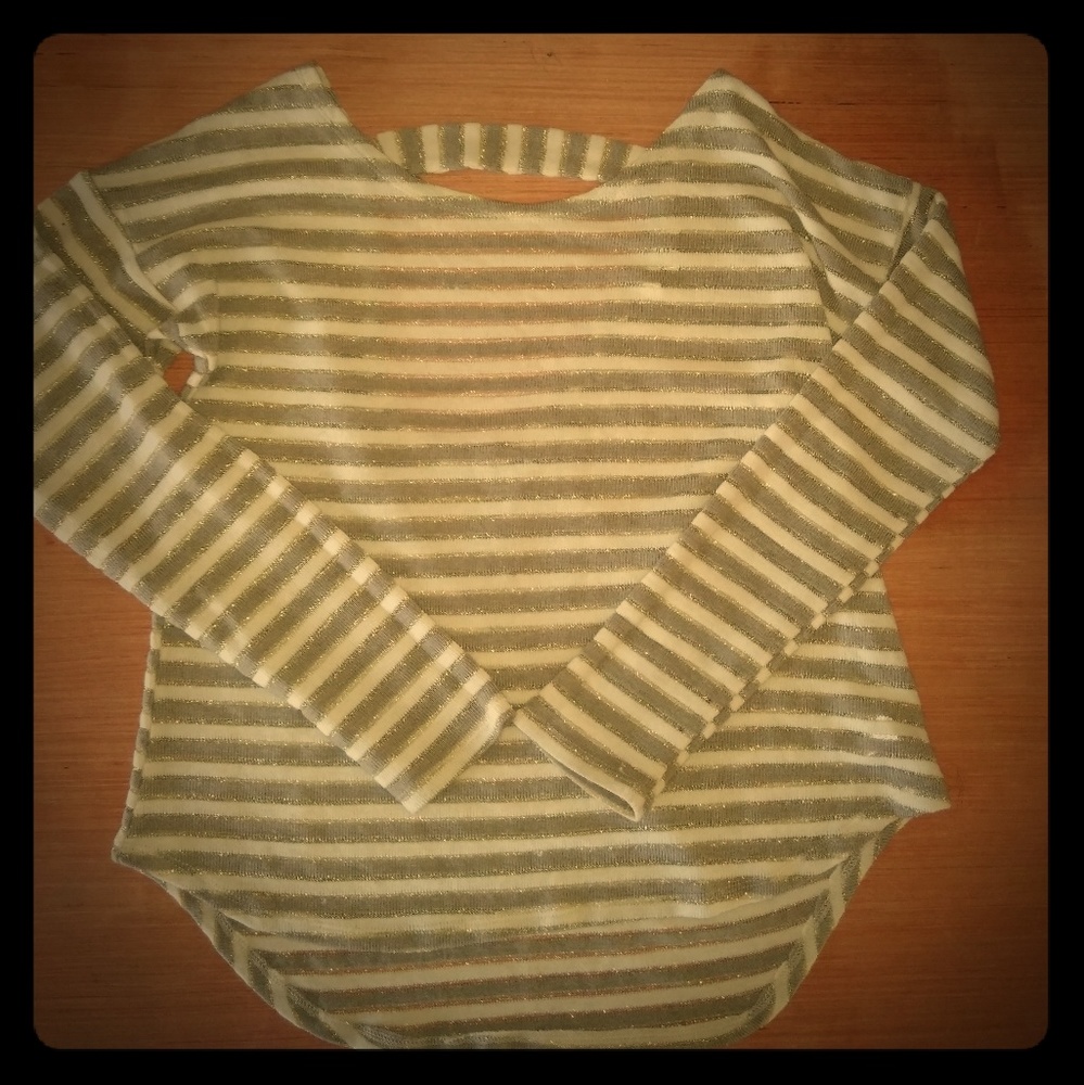 5/$20.. Really cute YA Los Angeles top! Worn 2 Xs!